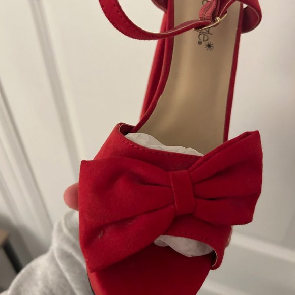 Shoe Dazzle Women's Red Platform Pumps size 7 - Picture 12 of 16